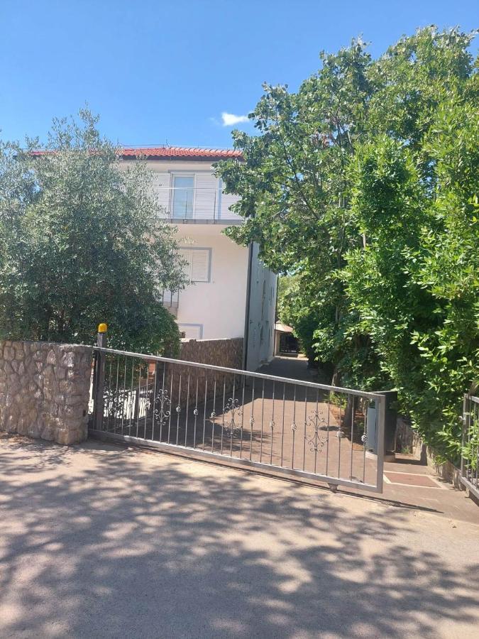 Apartmani Zec Šilo Екстериор снимка